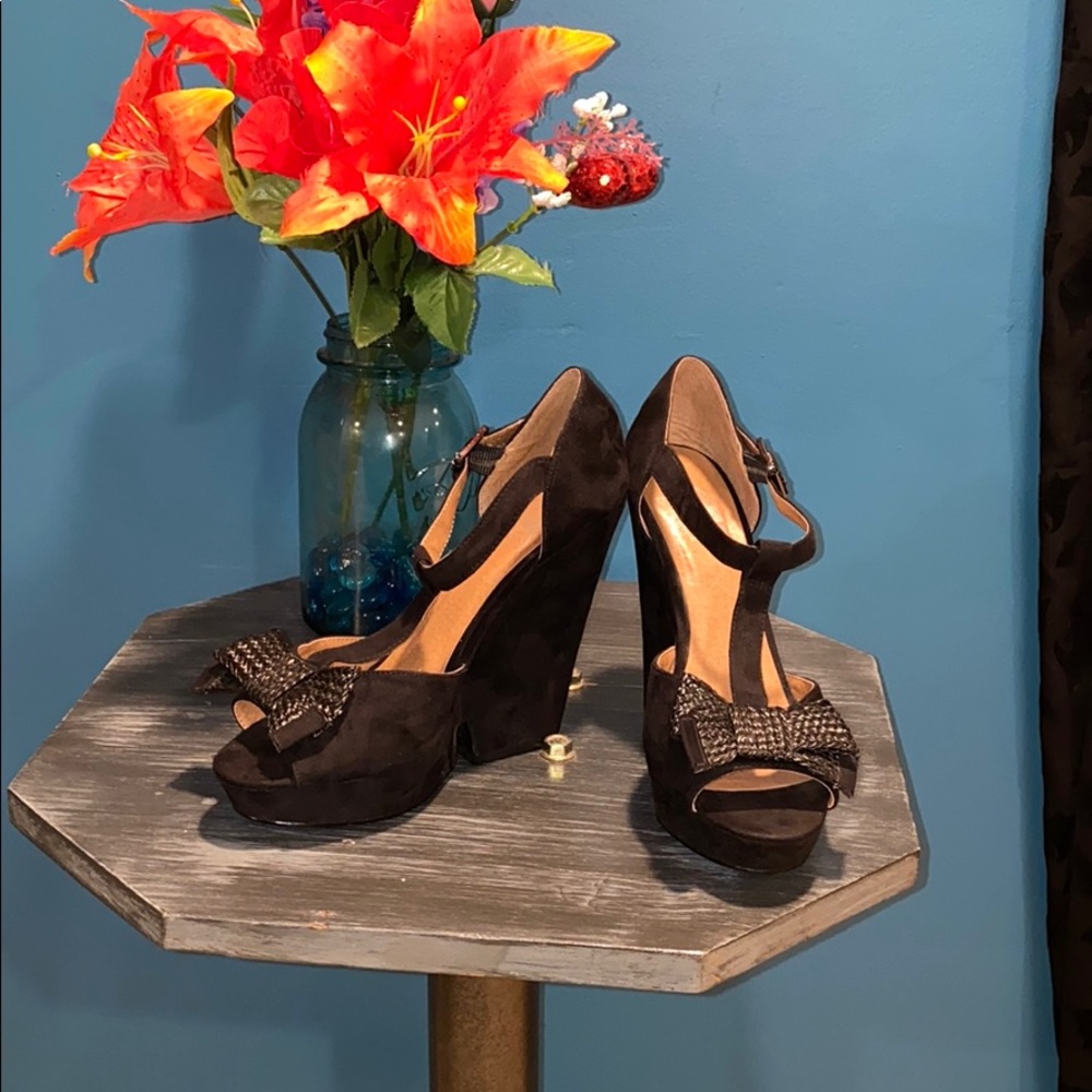 Crown Vintage open toe T-Strap Wedge